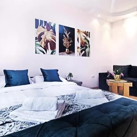 Cozy Near Saint Sava Temple Lägenhet *