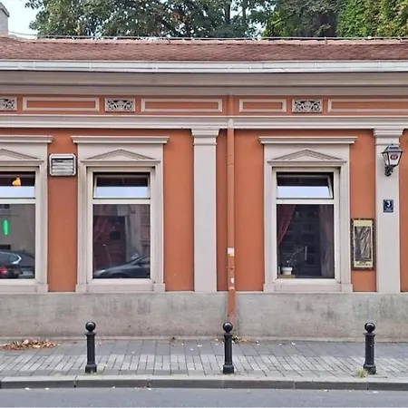 Cozy Near Saint Sava Temple Lägenhet Belgrad